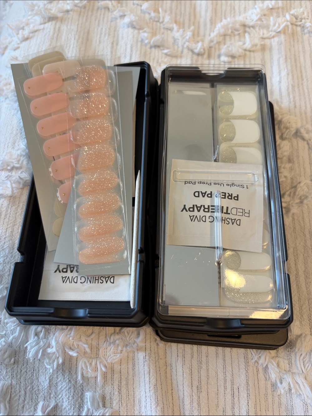 Dashing Diva Glaze Semi-Cured Gel Nail Kit in Pink and White - Picture 4 of 6